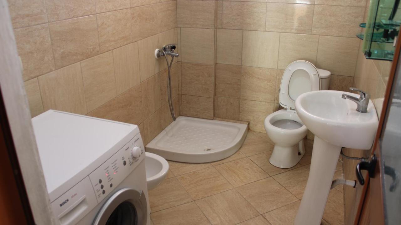 Bledi'S Comfy Apartment In New Blvd / Free Parking Tirana Exterior foto